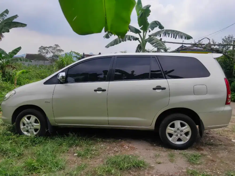 Toyota innova g mt 2007
