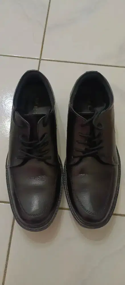 Sepatu fantofel. Ukuran 37. Masih bagus & tebal. Ready 2 pasang.
