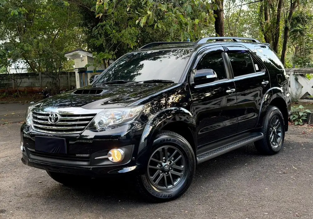 [KM 30 RB] Toyota Fortuner VNT Diesel A/T 2015 Antik Seperti Baru 2014