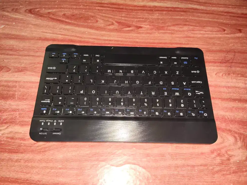 Keyboard bluetooth + 2 mouse