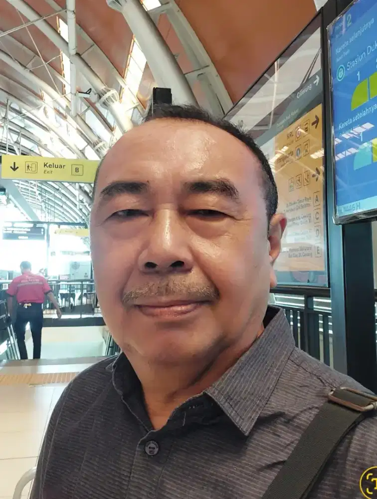 Supir Pribadi atau Supir Freelance.