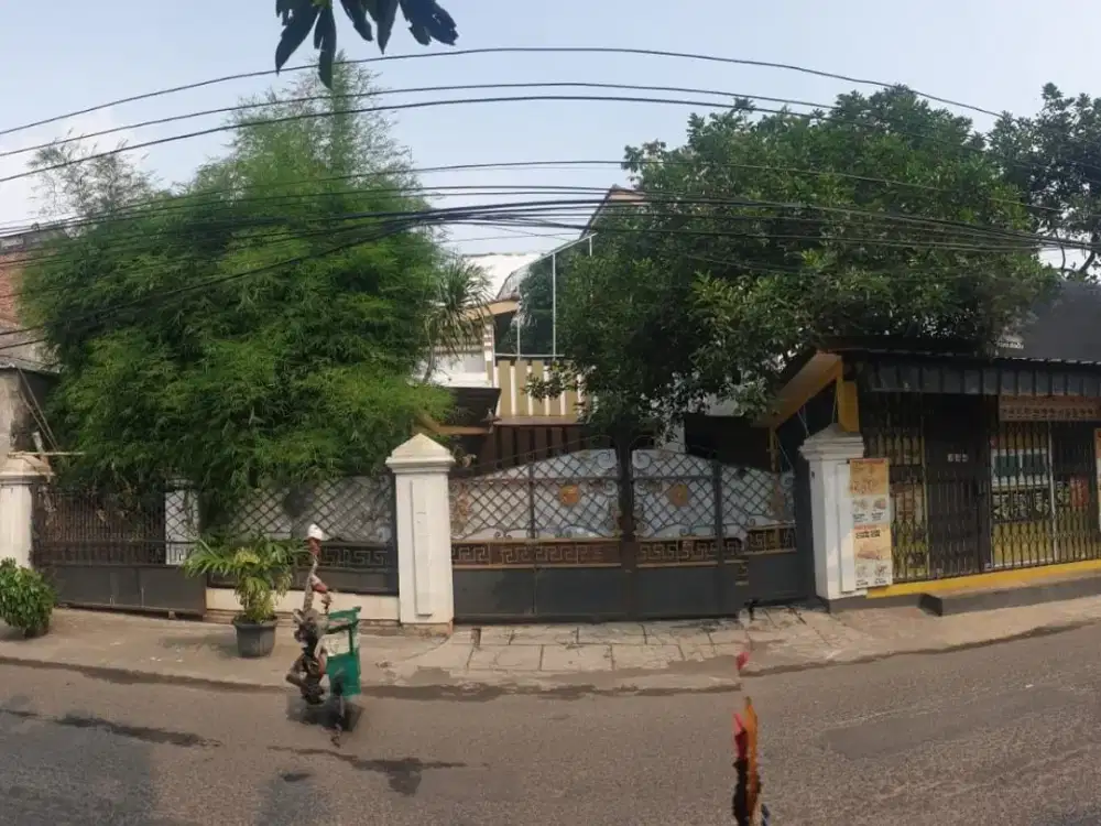 Rumah 2Lt di Haji Kelik Srengseng Kembangan, Cocok untuk Usaha dan Hunian