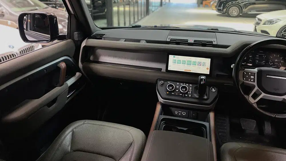 Land Rover Defender 110 P300 SE 2.0L 4x4 NIK 2021