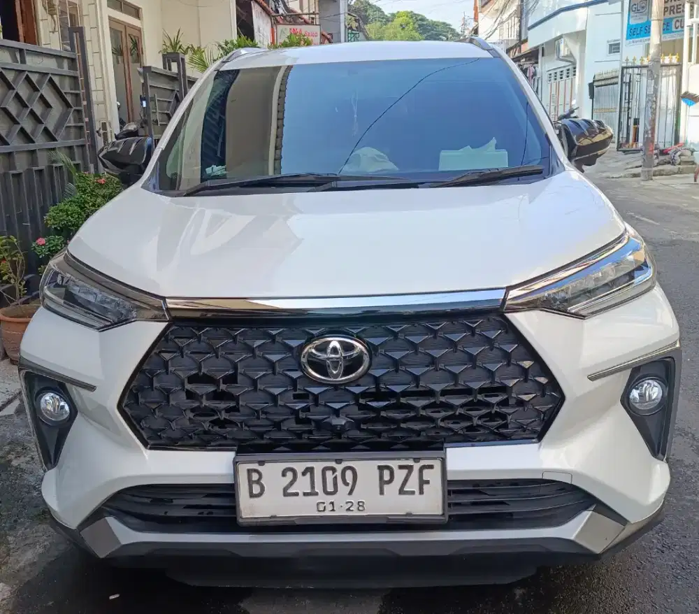 Toyota Veloz 1,5 Q MPV Premium Color (Pearl White) Tahun 2022