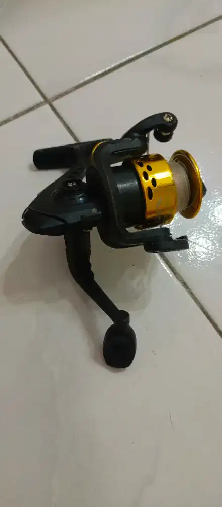 Gear reel pancing dan senar (100 meter). Masih bagus dan normal.