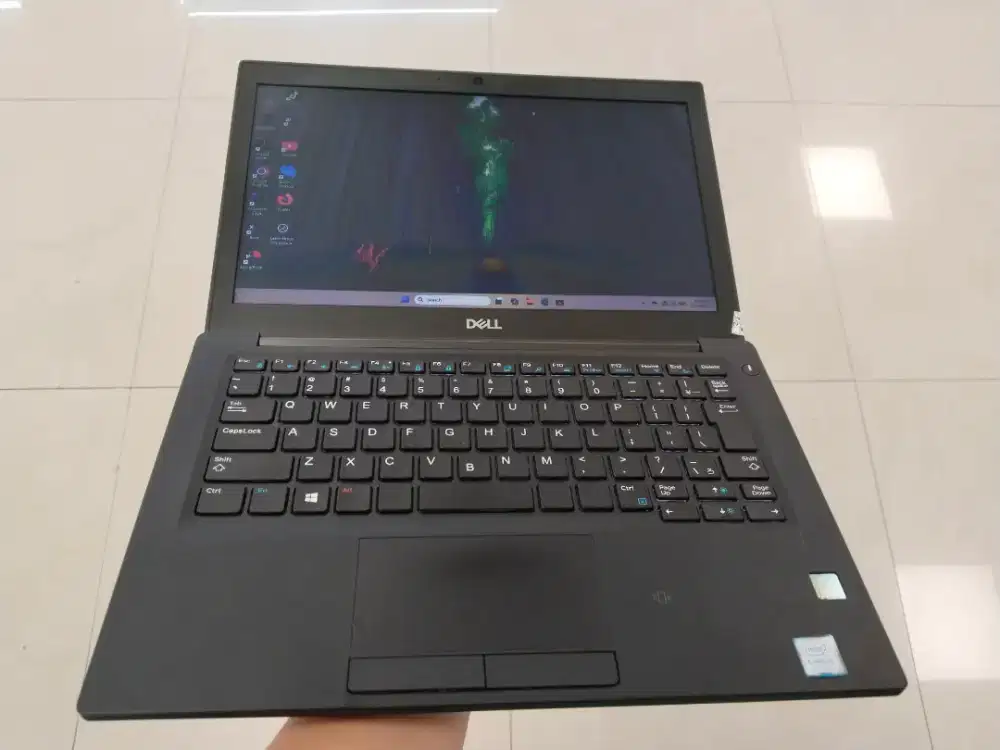 Dijual laptop Dell latitude 7290 intel i5 gen 8 Ram 8GB SSD 256GB