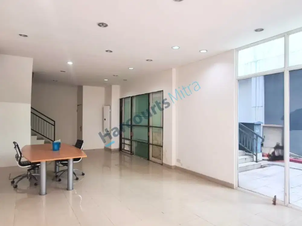 Ruko Hook Strategis 4,5 LT Inc Lift, Thamrin City Office Park