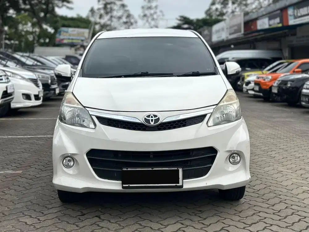 TERMURAH TOYOTA AVANZA VELOZ 1.5 AT 2013 PUTIH