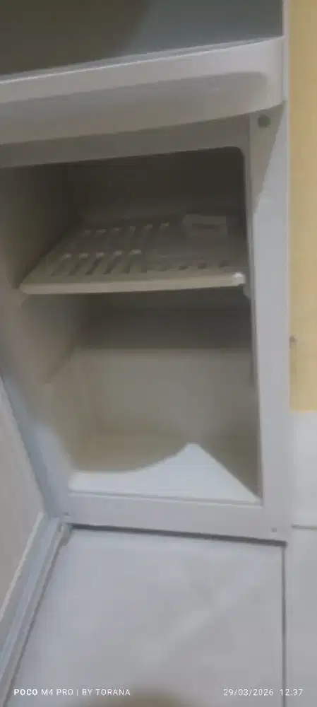 Jual dinsepenser electrolux tabung atas bonus TV 17in