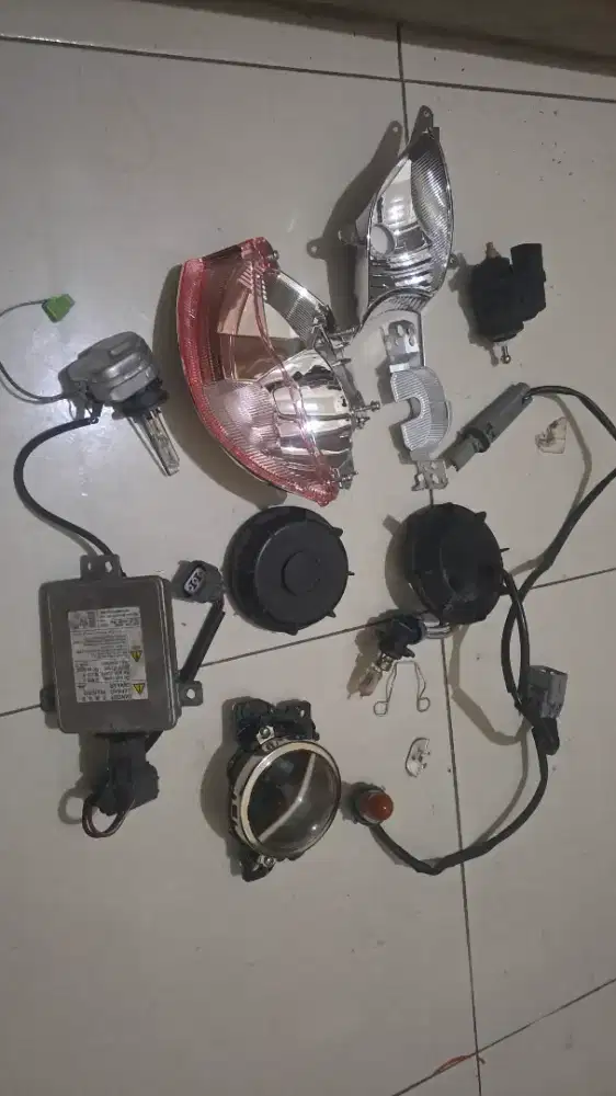 Kit headlamp outlander px sebelah kiri ori