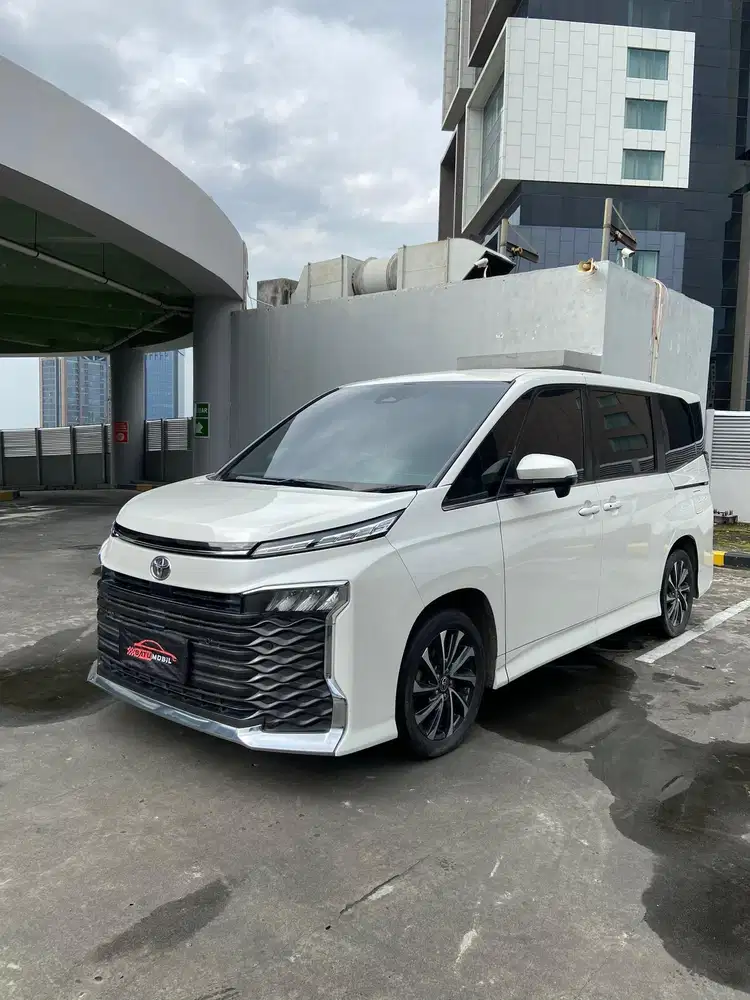 Toyota new Voxy 2023