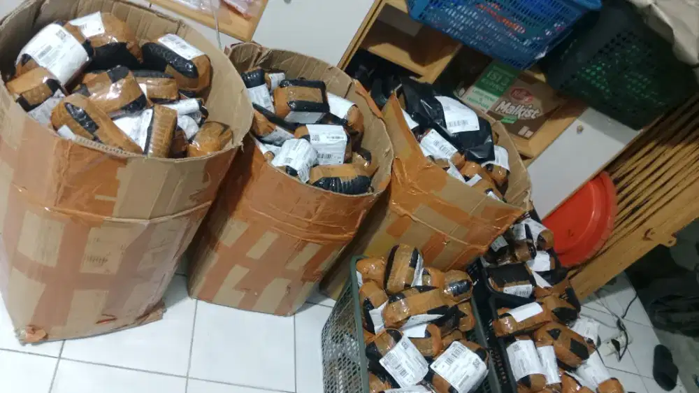 online shop packing barang