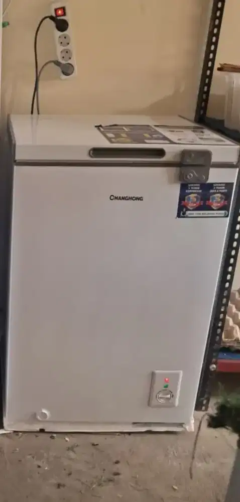 Jual murah frezer 1 juta baru 2 bulan beli baru dari toko