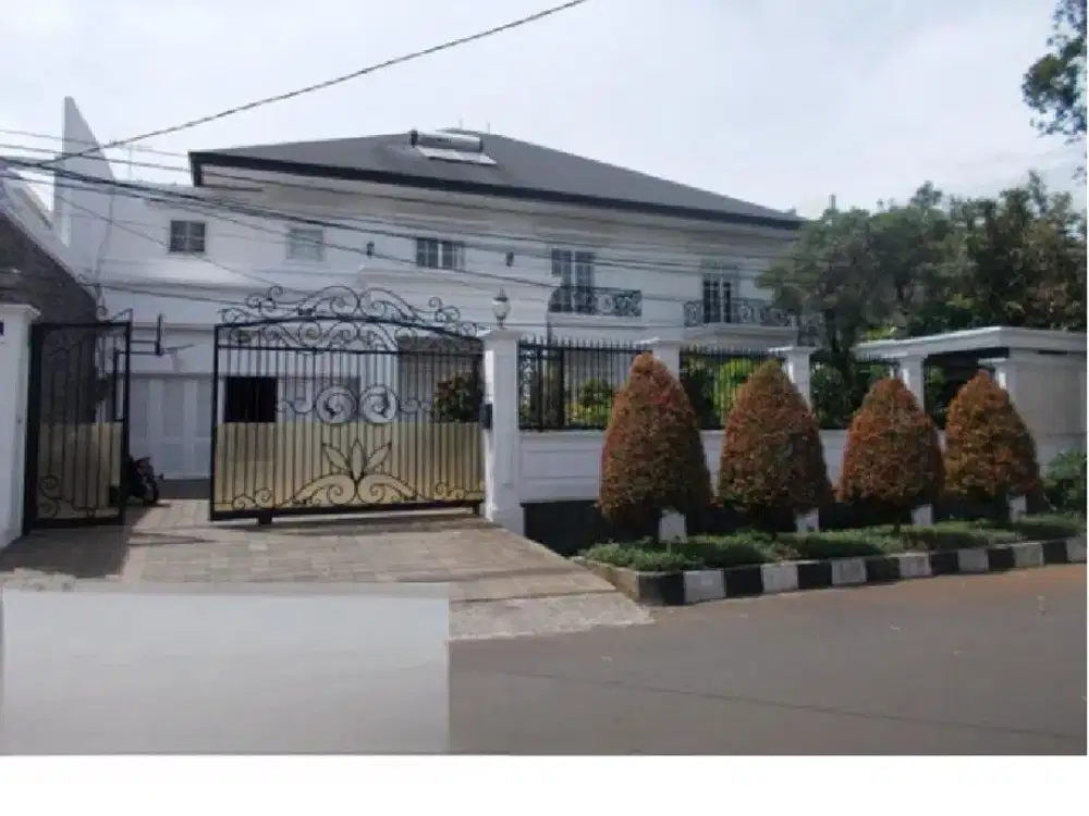 Rumah Mewah 2Lt Dengan Private Pool di Tomang City Garden Kebon Jeruk