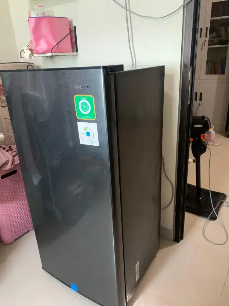Kulkas SHARP 1 Pintu - Like New, Garansi On. Bonus Exhaust Fan Sekai