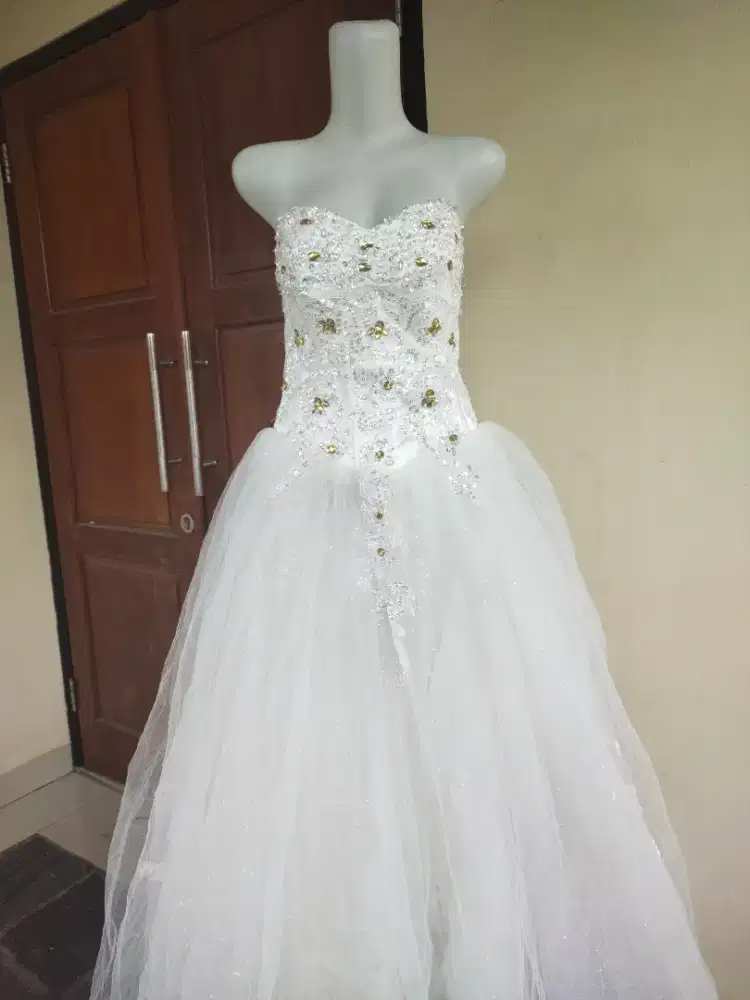 PRELOVED WEDDING DRESS