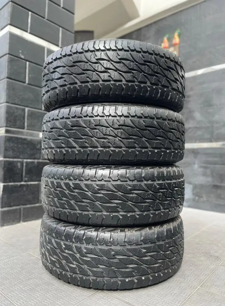285 65 17 Bridgestone Dueler A/T Hilux Triton Pajero Ranger Fortuner
