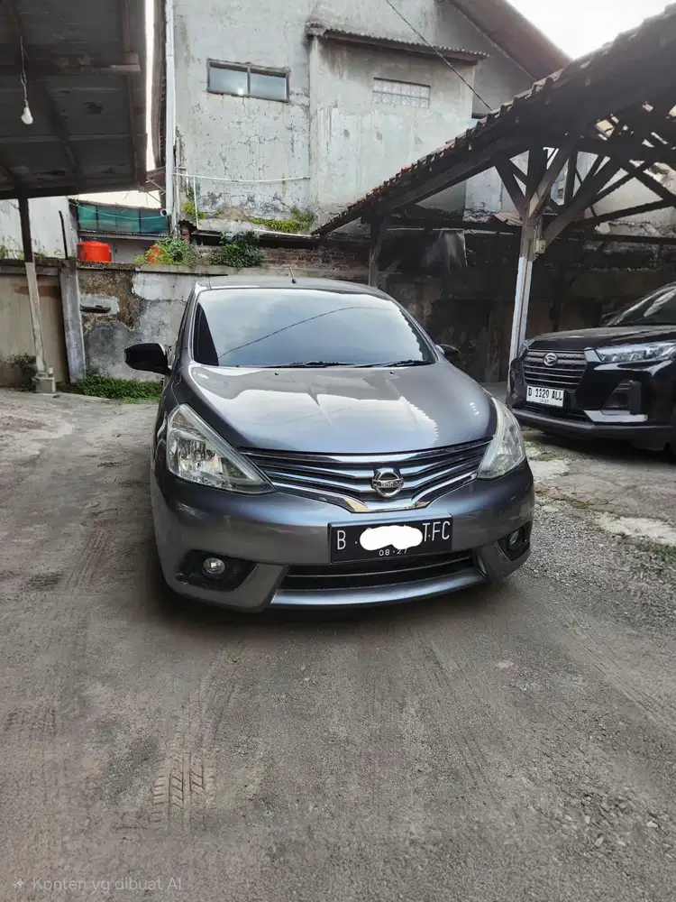 Nissan Grand Livina 2015 Bensin MT Murah