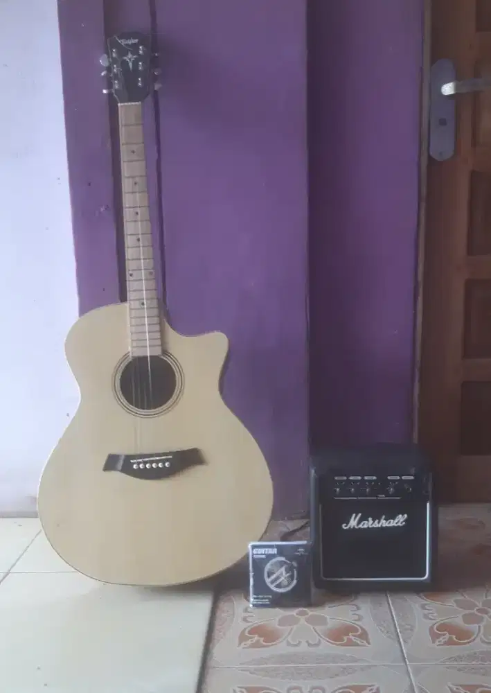 Gitar Akustik Elektrik Taylor + Ampli Marshall + String 1 set