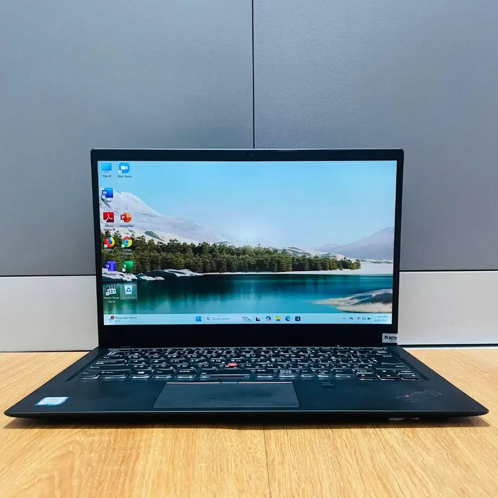 LENOVO THINKPAD X1 CARBON 7TH// CORE i5 GEN8// RAM 8GB