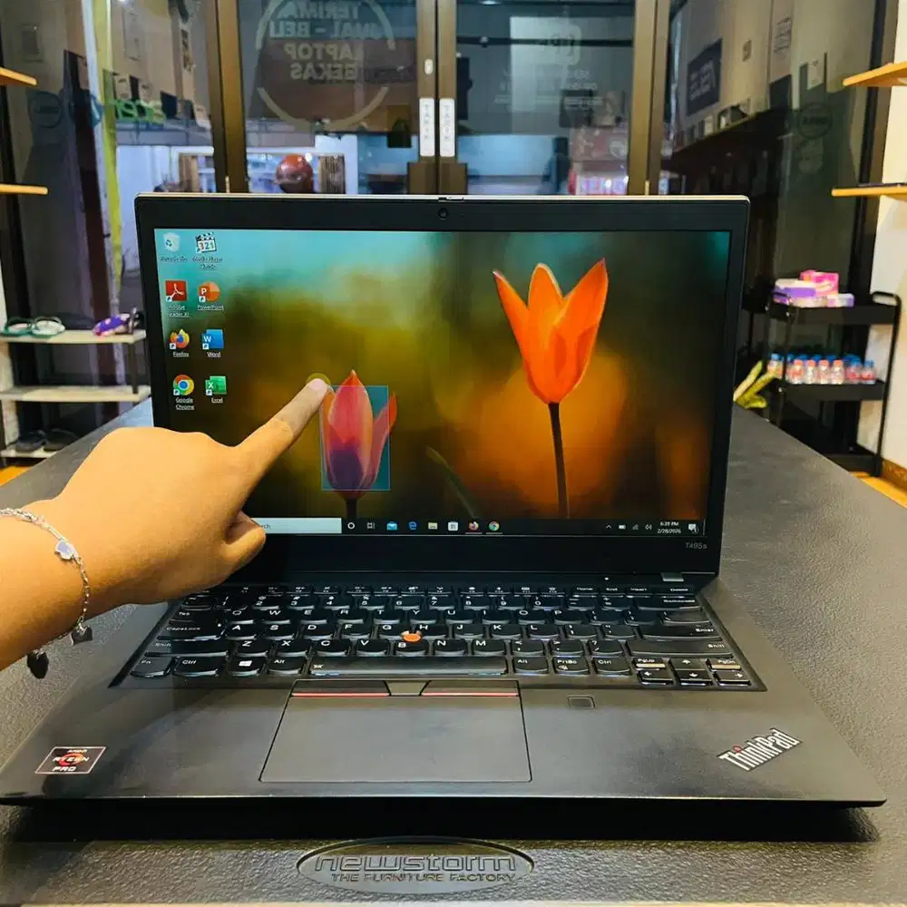 LAPTOP LENOVO THINKPAD T495S // RAM16 // RADEON GRAPHIC(2GB)