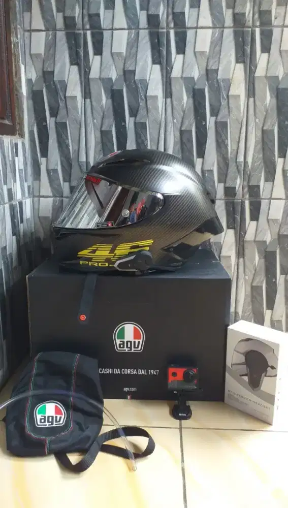Helm agv pista1:1