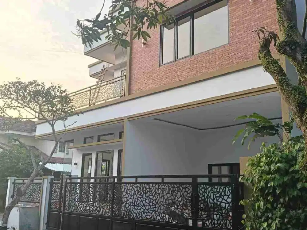 Rumah Baru Modern Minimalis HOEK di Kencana Loka BSD - Mewah & Siap Huni