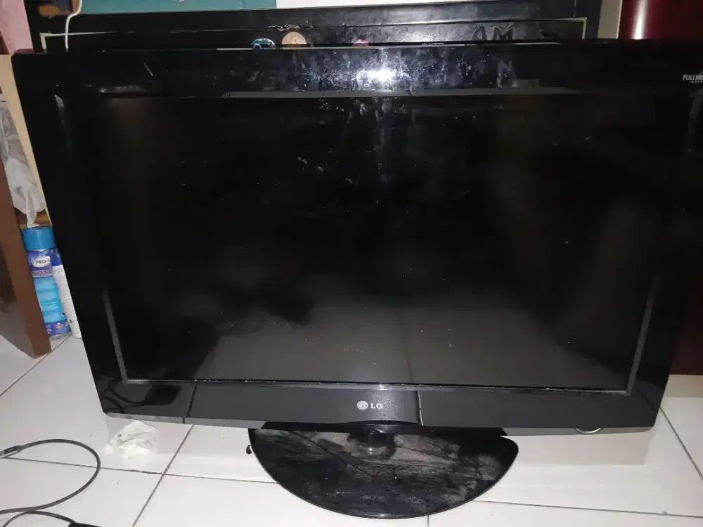 LG LCD TV model 32LF20FR Bergungsi dengan baik. Bisa Nego !!