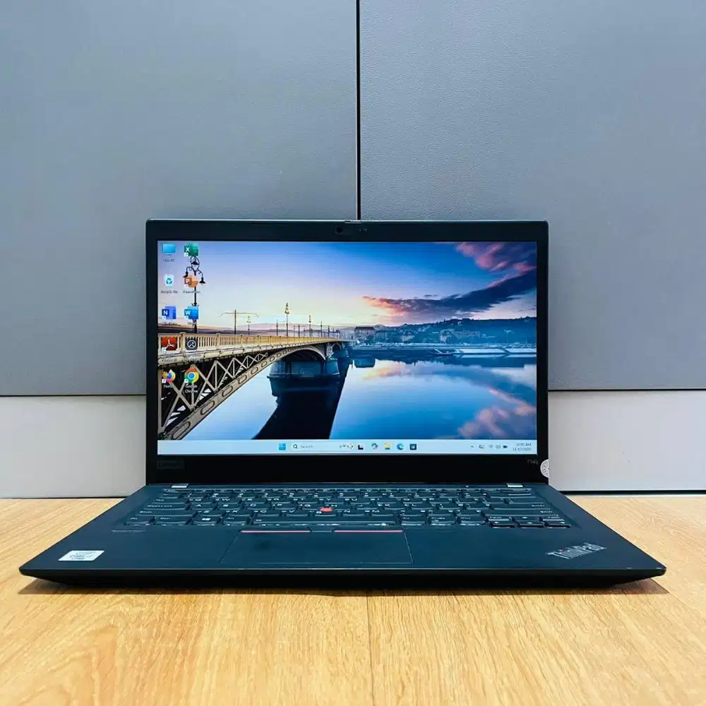 LENOVO THINKPAD T14S// CORE i7 // BACKLIT