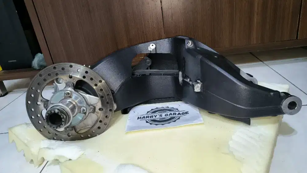 Limbah Moge Ducati Monster 1100 EVO Single Swingarm