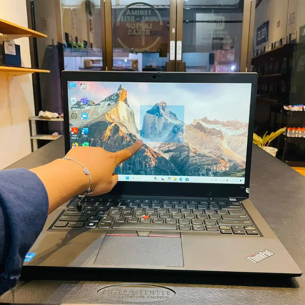 LENOVO THINKPAD T14//CORE i5-1145G7//RAM 16GB//TOUCHSCREEN