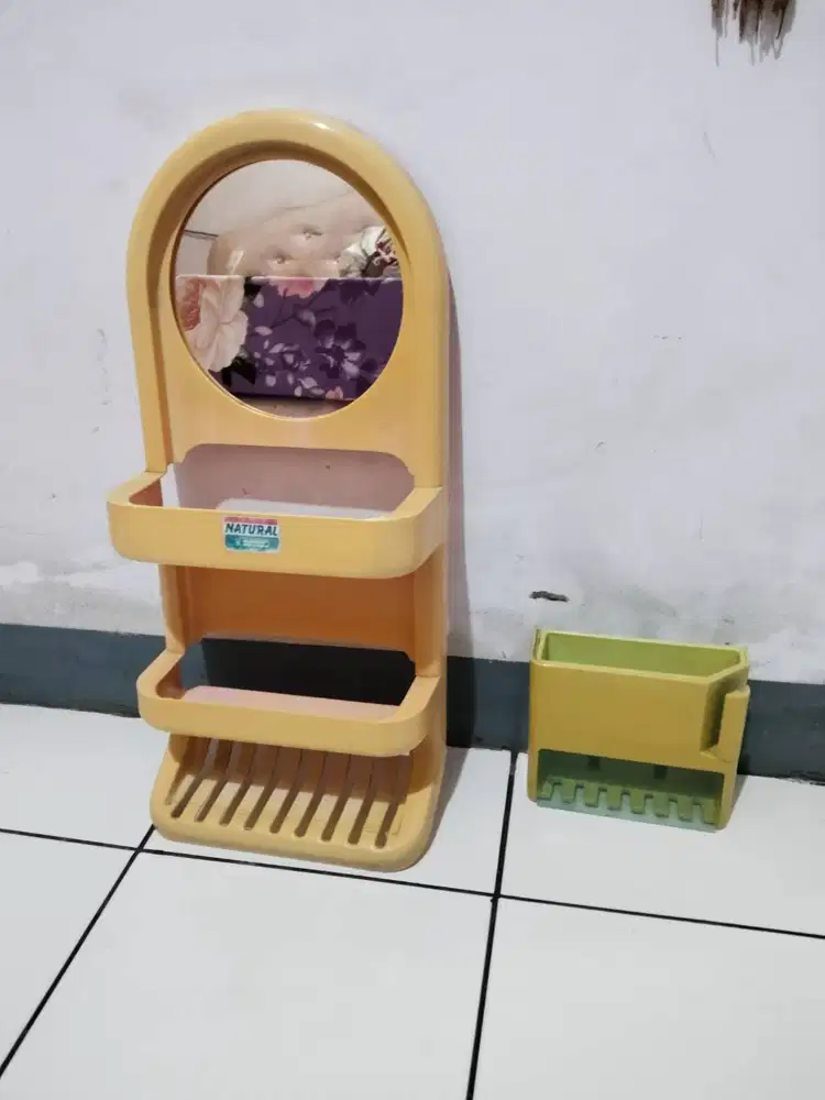 Tempat Sikat Gigi dan Odol