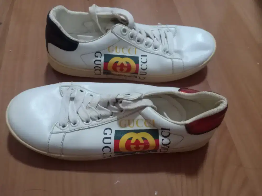 Sepatu Gucci made in italy