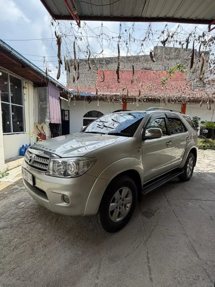 TOYOTA FORTUNER G DIESEL 2009 AUTOMATIC