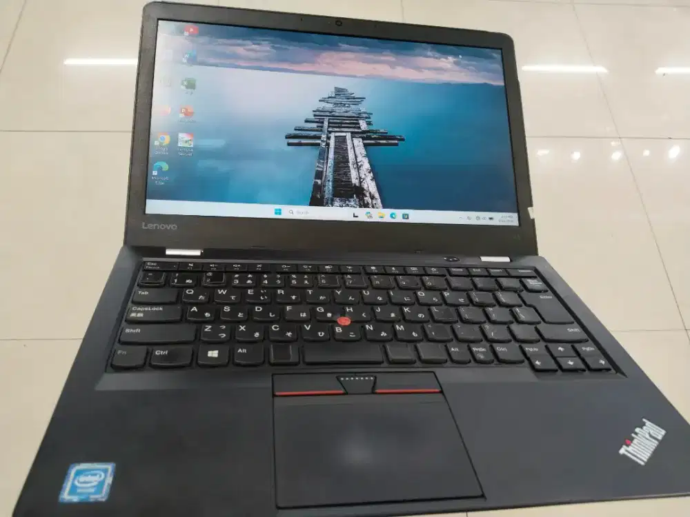 Dijual laptop Lenovo Thinkpad 13 Intel celeron ram 4GB SSD 128GB Win11