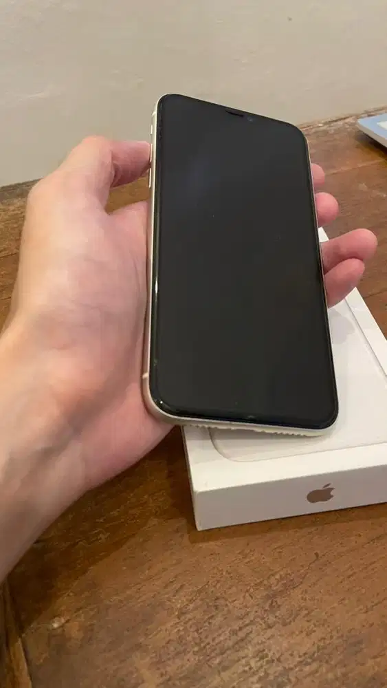 Dijual cepat iphone 11 128gb ibox