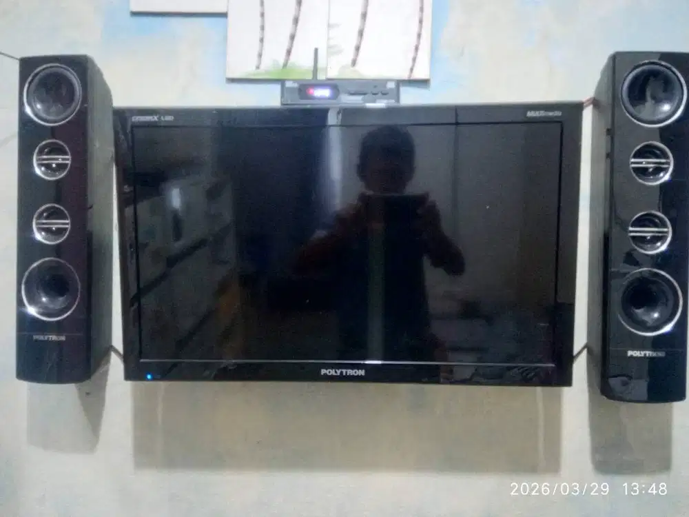Dijual TV Polytron Cinemax LED 24 inch, full set 2 speaker