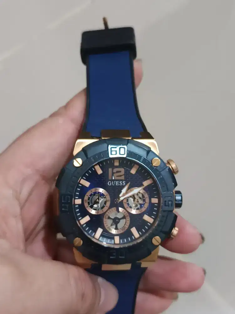 Jam Tangan Pria Guess Ori Second Mulus Murah