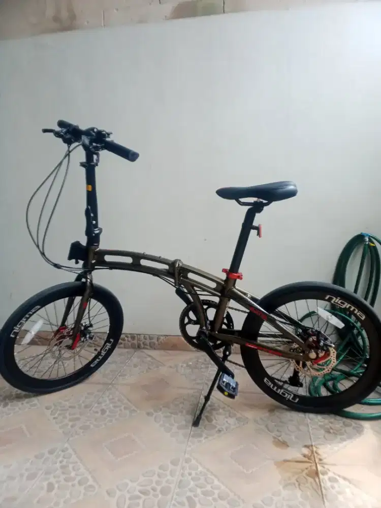Sepeda lipat mewah kondisi 90%