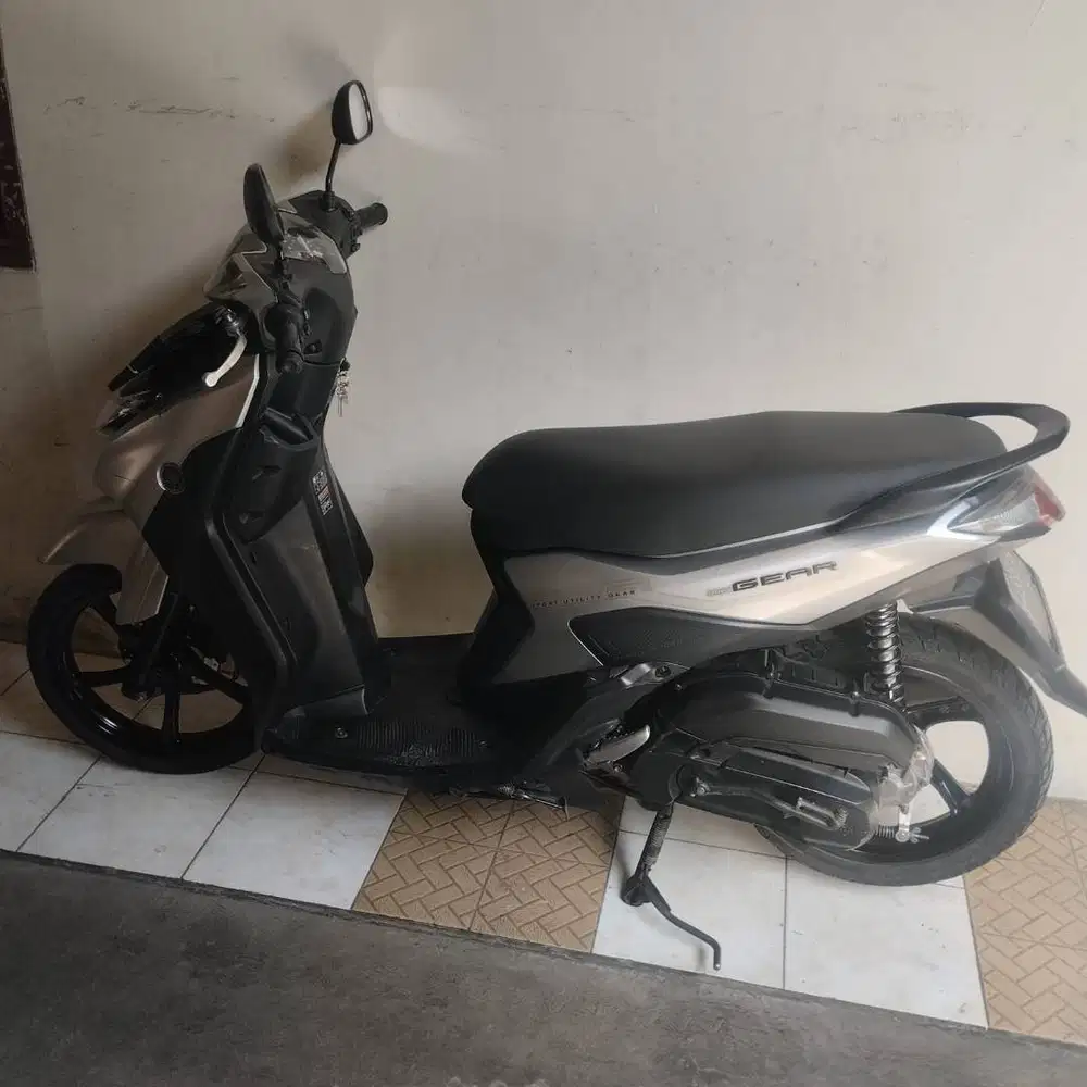 Di jual motor Yamaha gear tahun 2022 surat surat lengkap