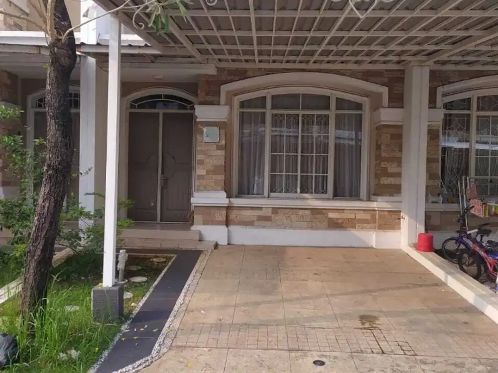 DISEWAKAN  RUMAH DI GRFEEN LAKE CITY