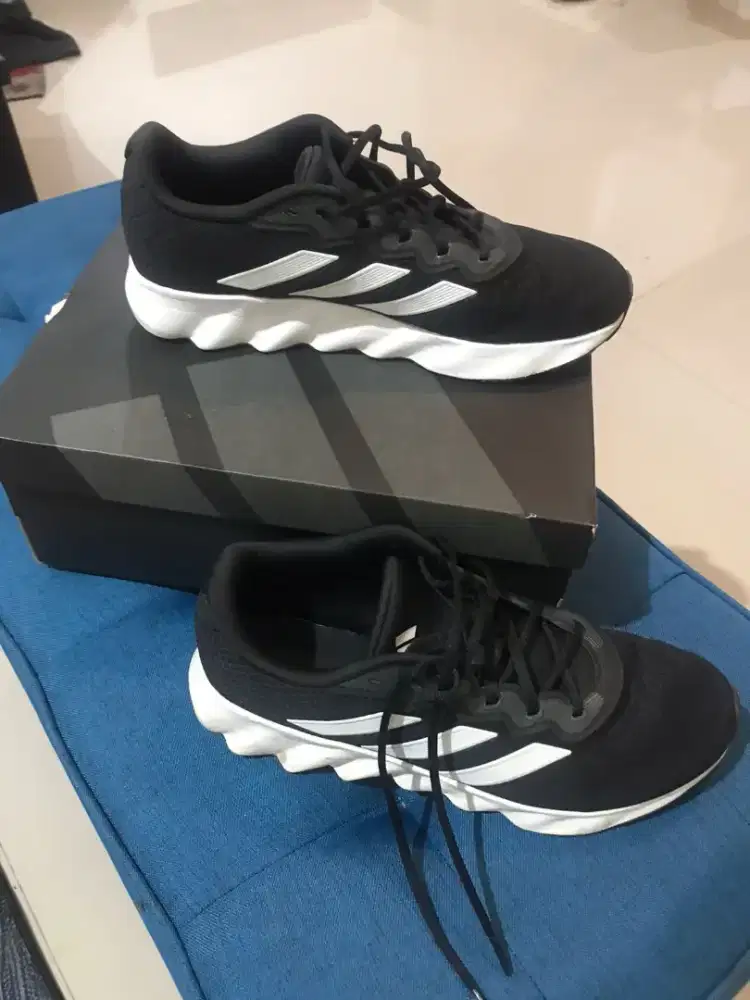 Jual Sepatu Ori Sport Station Merk Adidas, Converse, Playboy,