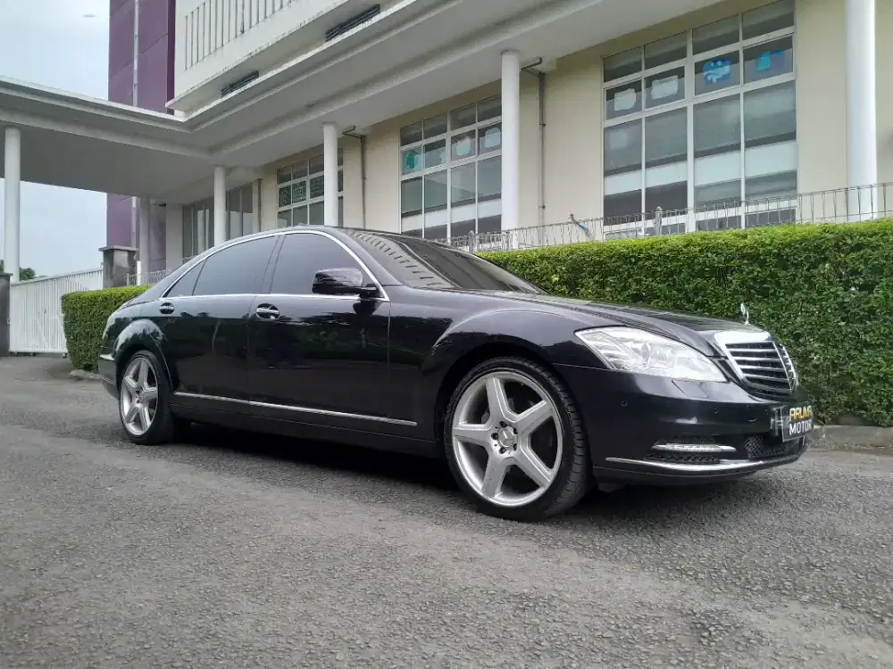 Mercedes S350 Tahun 2007 Hitam