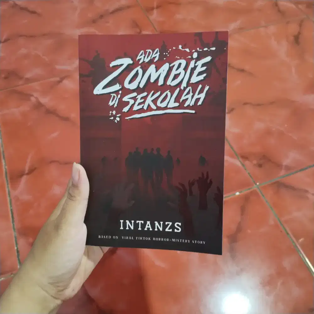 Ada Zombie di Sekolah Novel thriller