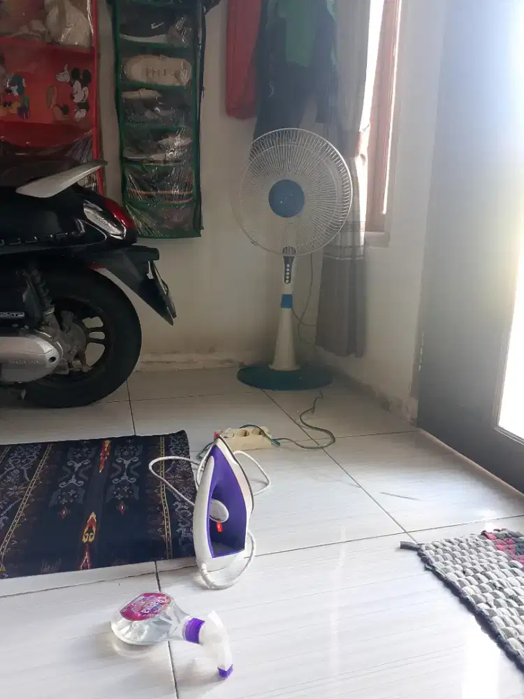 Mencari pekerjaan antar jemput anak sekolah atau kerja