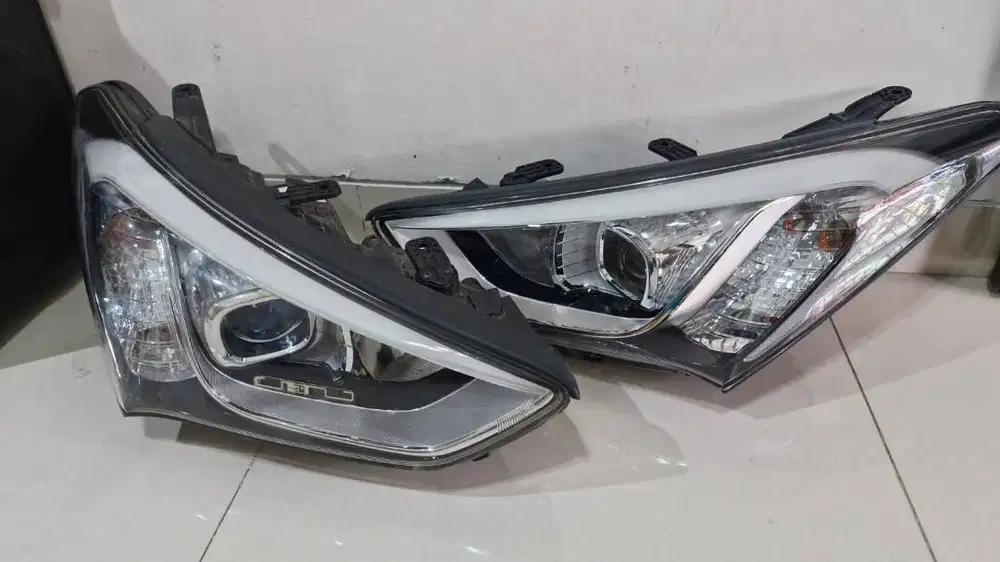Lampu Depan Hyundai SantaFe