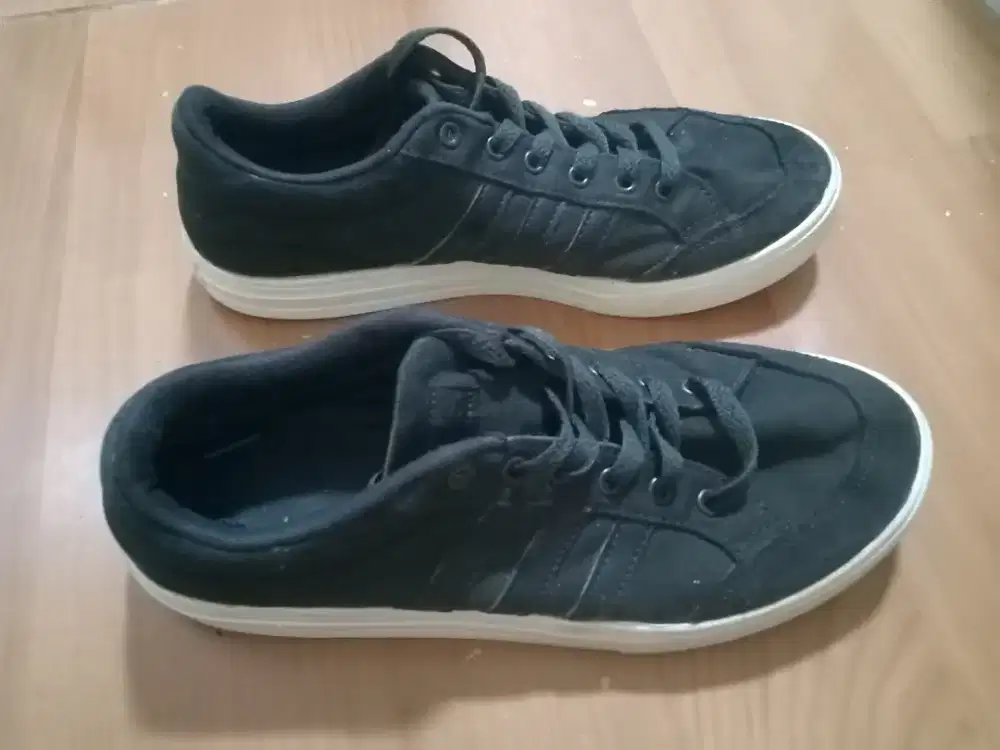 Sepatu adidas original hitam