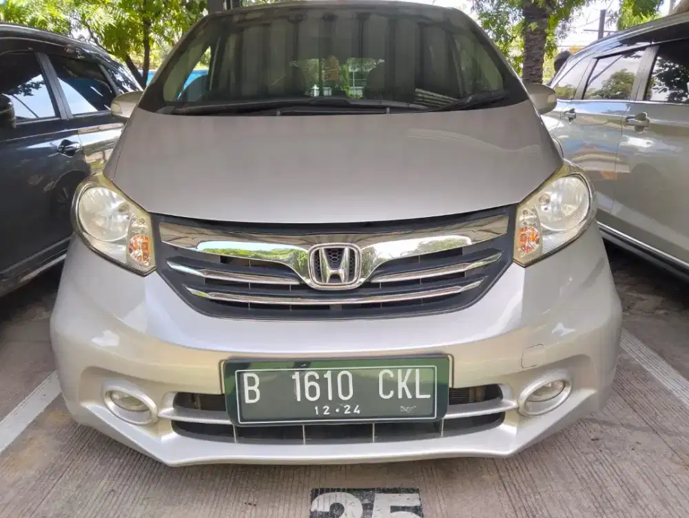 Honda Freed Psd 2014 matic ac dobel siap pakai