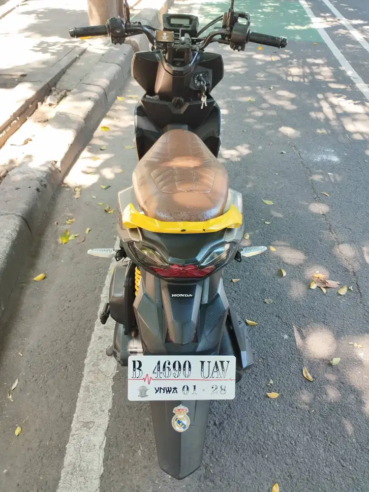 Beat 2023 warna silver