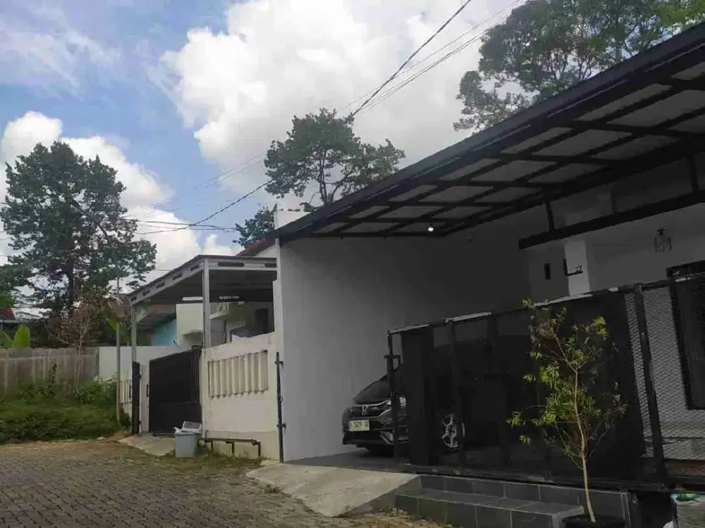 RUMAH DISEWAKAN SEMI FURNISHED